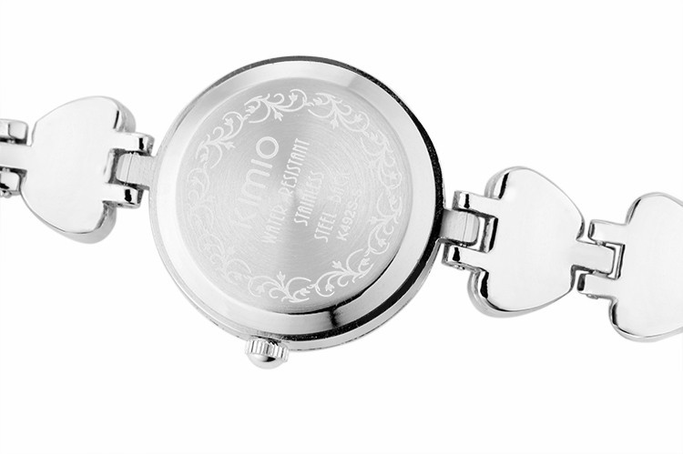 Mặt sau của vỏ máy Đồng hồ nữ KIMIO K492S cũng được in họa tiết 