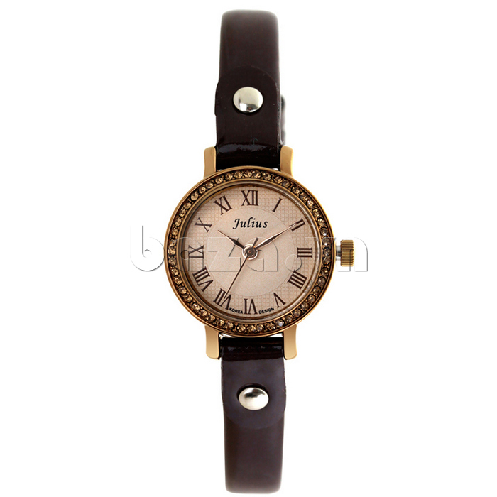 Đồng hồ nữ Julius JA-667 kết hợp mốc giờ dạng số La Mã cổ điển phong cách thanh lịch.