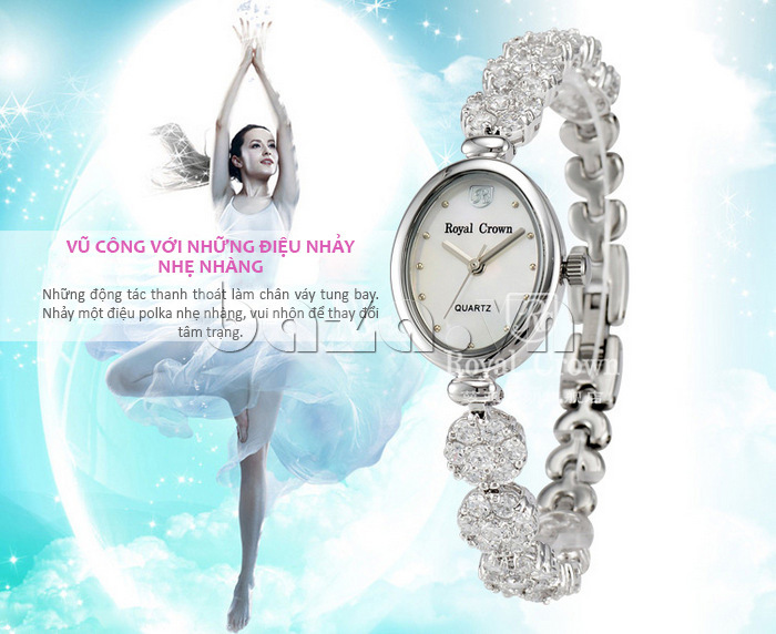 Chiếc đồng hồ mặt oval màu trắng lại lấy ý tưởng từ những vũ công ba lê với những điệu nhảy nhẹ nhàng, thanh thoát\