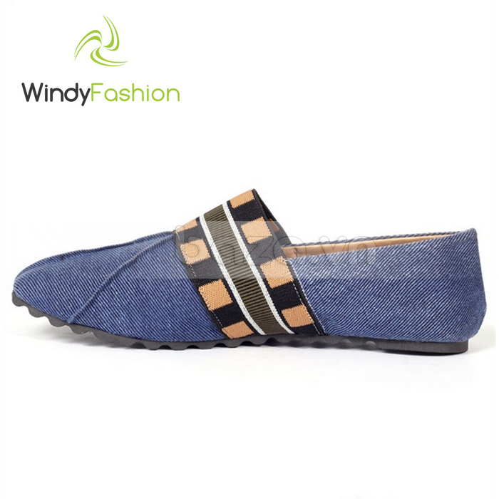 Với đế bệt cùng chất liệu vải thoáng khí, người đi sẽ dễ dàng mang giày vải trong mọi hoạt động