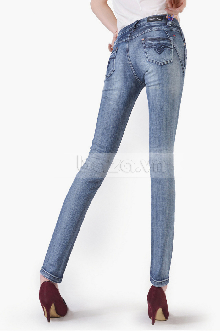 Quần Jeans nữ Bulkish thiết kế hiện đại tạo dáng trẻ trung, tôn dáng