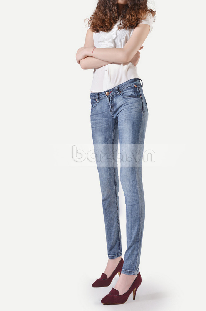 Quần Jeans nữ Bulkish thiết kế hiện đại tạo dáng trẻ trung, thời thượng