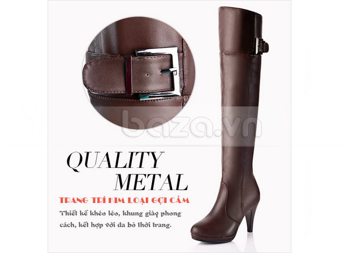 Khung giày thiết kế khéo léo, dây đai khóa gài làm nên điểm nhấn cho đôi giày bốt nữ