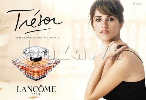 Nước hoa nữ Tresor 30ml Eau de parfum  được chiết xuất từ các nguyên liệu tự nhiên