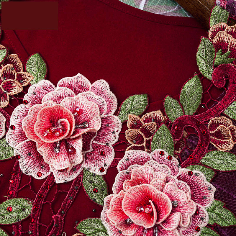 Bộ váy áo thêu ren hoa hồng QIZ