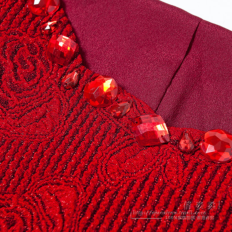 Đầm Peplum tay lỡ họa tiết hoa hồng QIZ